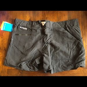 NWT Black Columbia PFG shorts